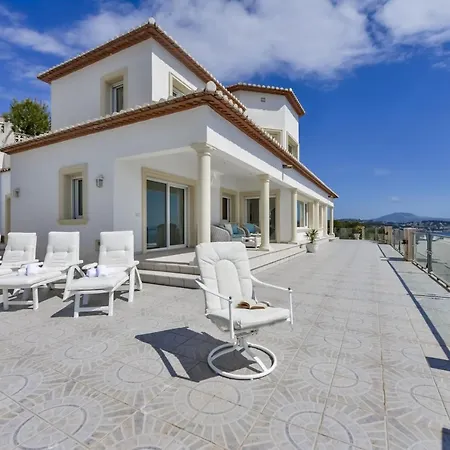 Villa Guzman - Raphael