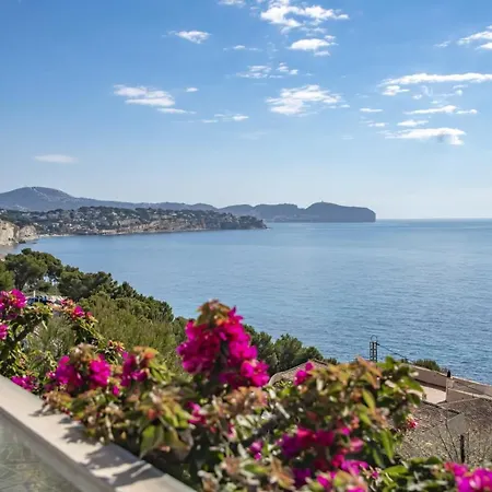 Villa Guzman - Raphael