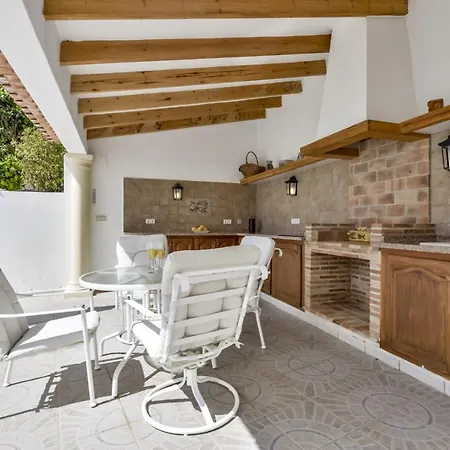 Guzman - Raphael Villa