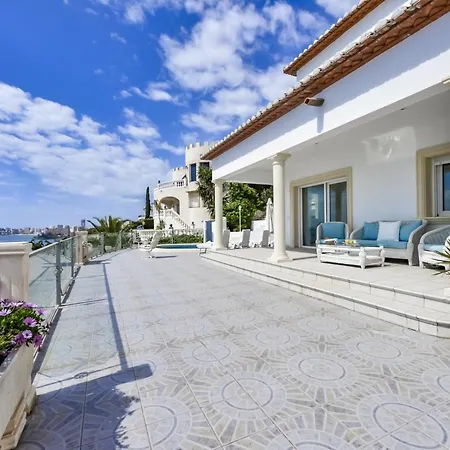 Villa Guzman - Raphael