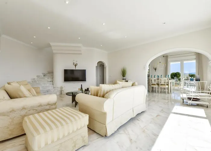 Villa Guzman - Raphael Benissa