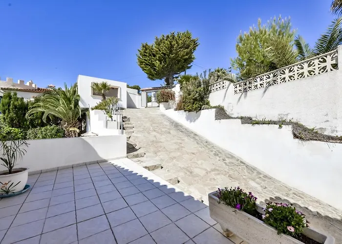 Guzman - Raphael Villa *